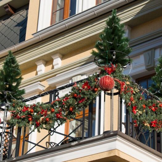 Dekoracje świąteczne na balkonie DIY