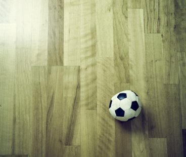 Uszkodzony panel podłogowy – co zrobić?