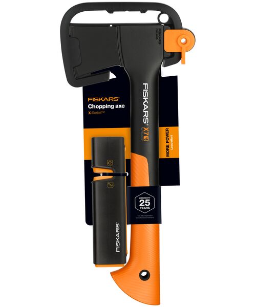 Zestaw siekiera uniwersalna X7 + ostrzałka Xsharp Fiskars