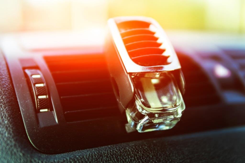 Odświeżacz powietrza to większy komfort podczas jazdy autem