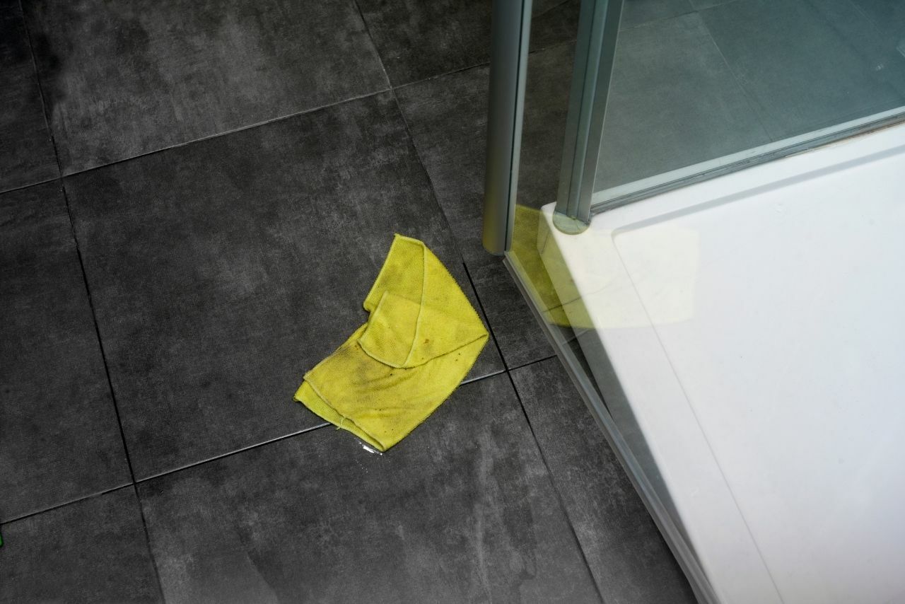 przeciekający prysznic