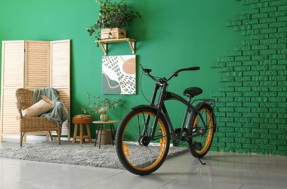 uspokajający kolor zielony na ścianie