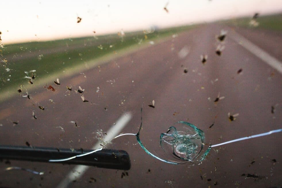 ubezpieczenie a pęknięta szyba w aucie