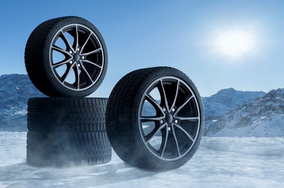 opony zimowe do samochodu jako przygotowanie samochodu do zimy
