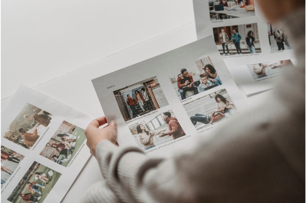 Jak wybrać zdjęcia do ramek na ścianę?