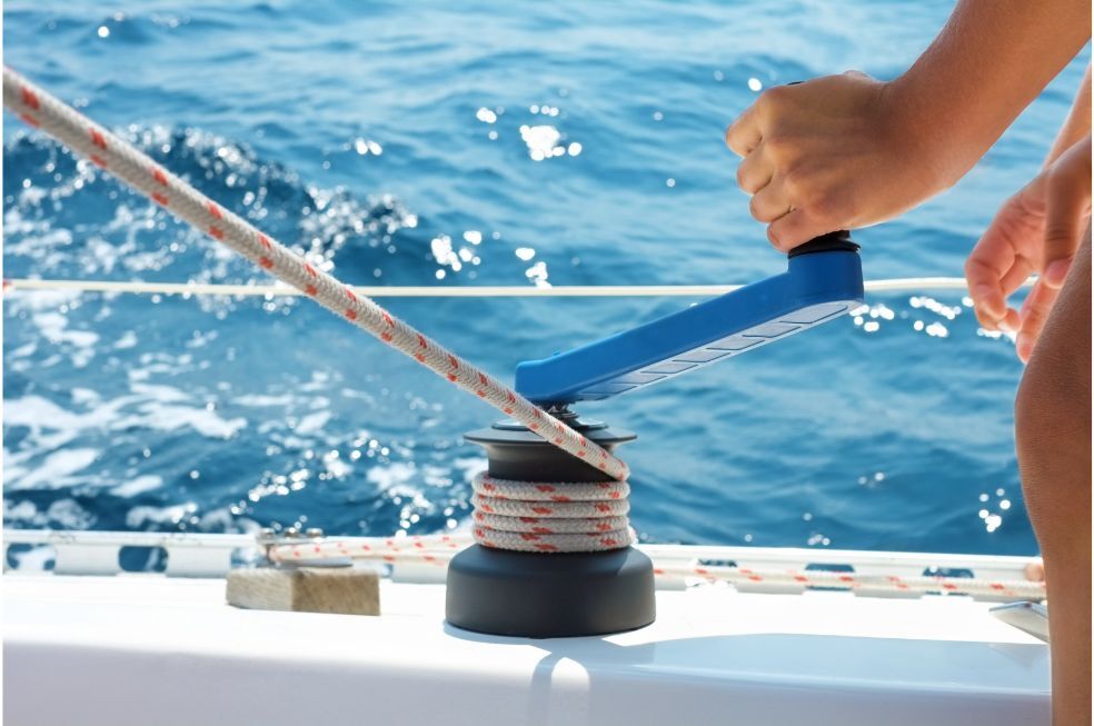 sznur wiążący żagiel