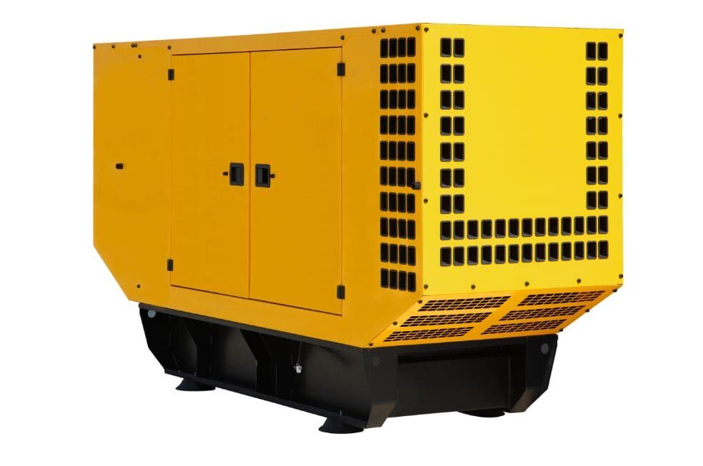 duży agregat prądotwórczy w kolorze żółtym