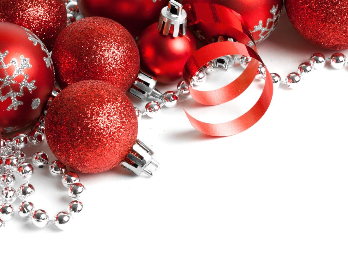 Czerwony jako trendy kolor na święta 2024