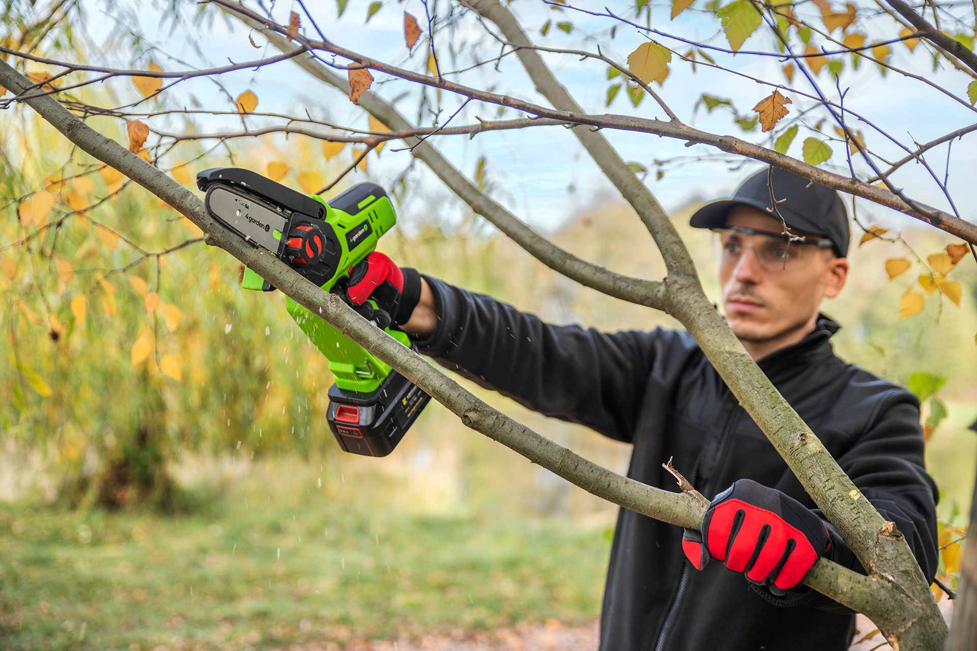 Pilarka mini akumulatorowa 20 V 4Garden AP10 - Bricomarche.pl