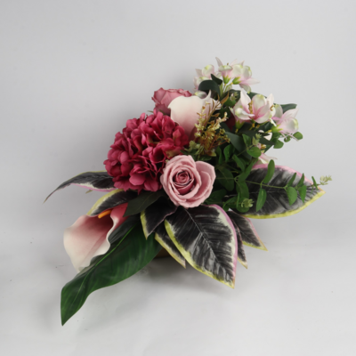 Elegancka kompozycja kwiatowa w podłużnej misie wys. 38 cm